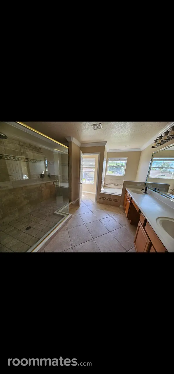 Profile photo 3 of 6