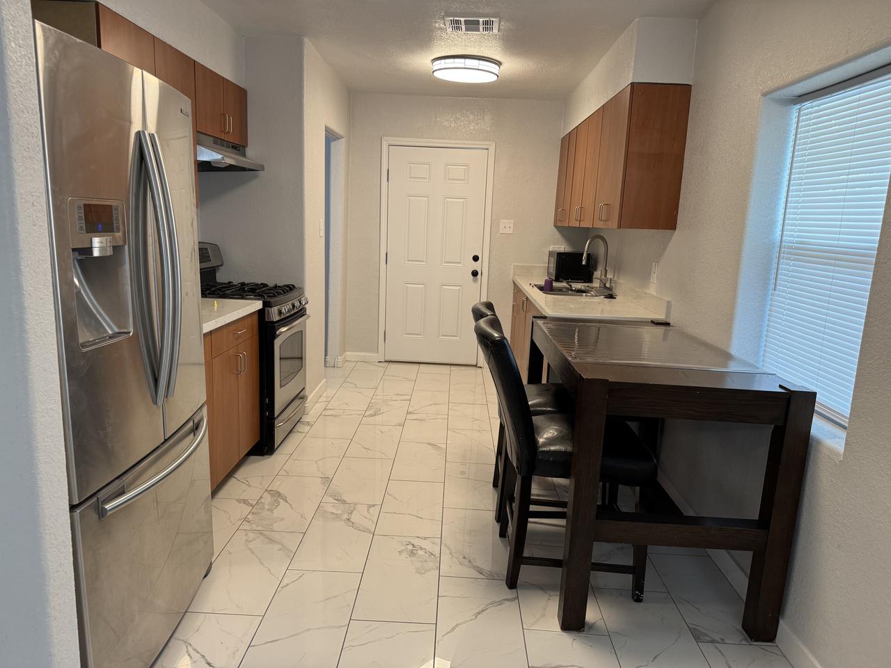 Profile photo 7 of 8