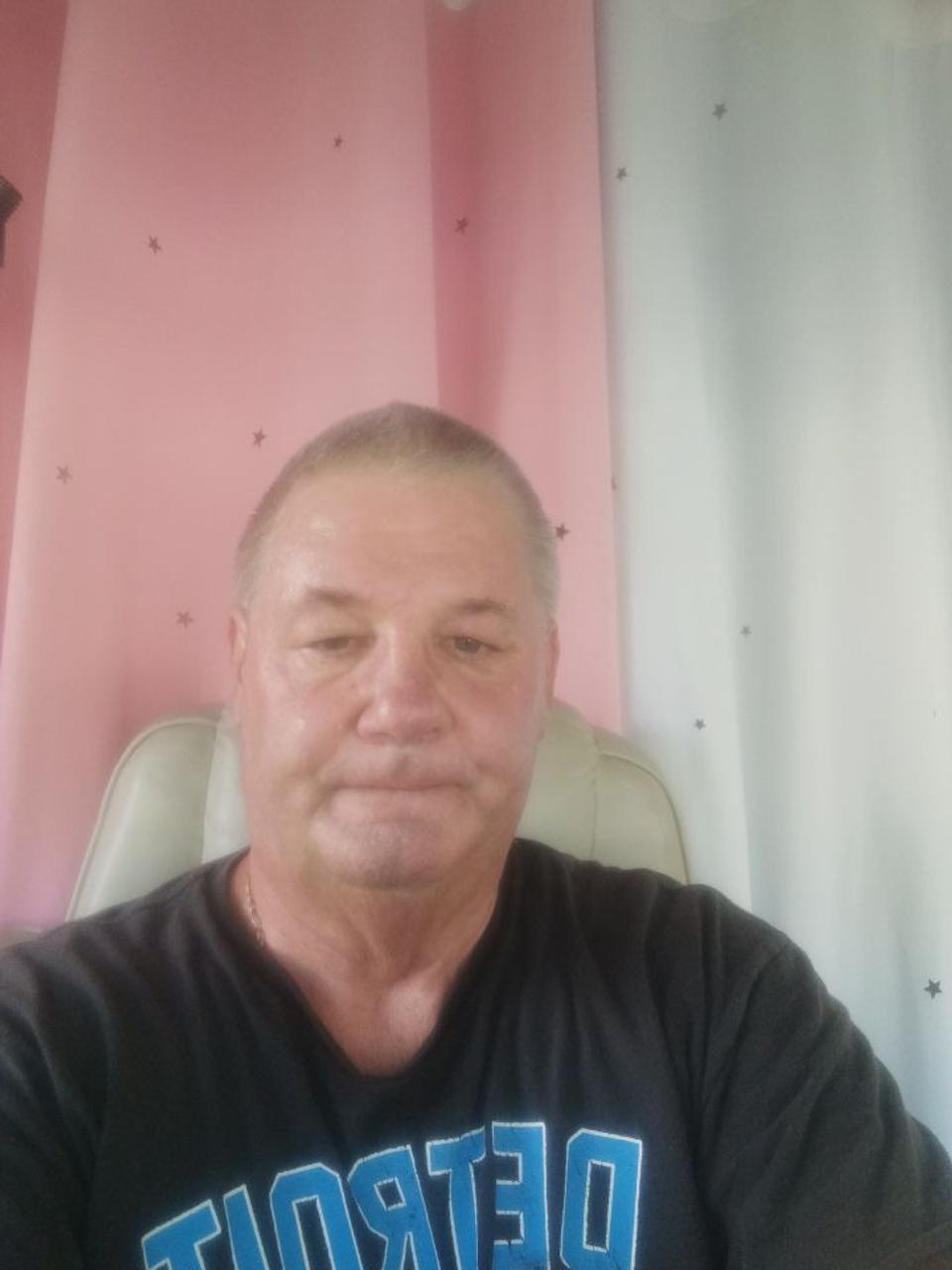 Profile photo 10 of 10