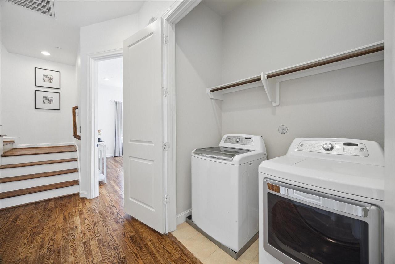 Profile photo 4 of 10