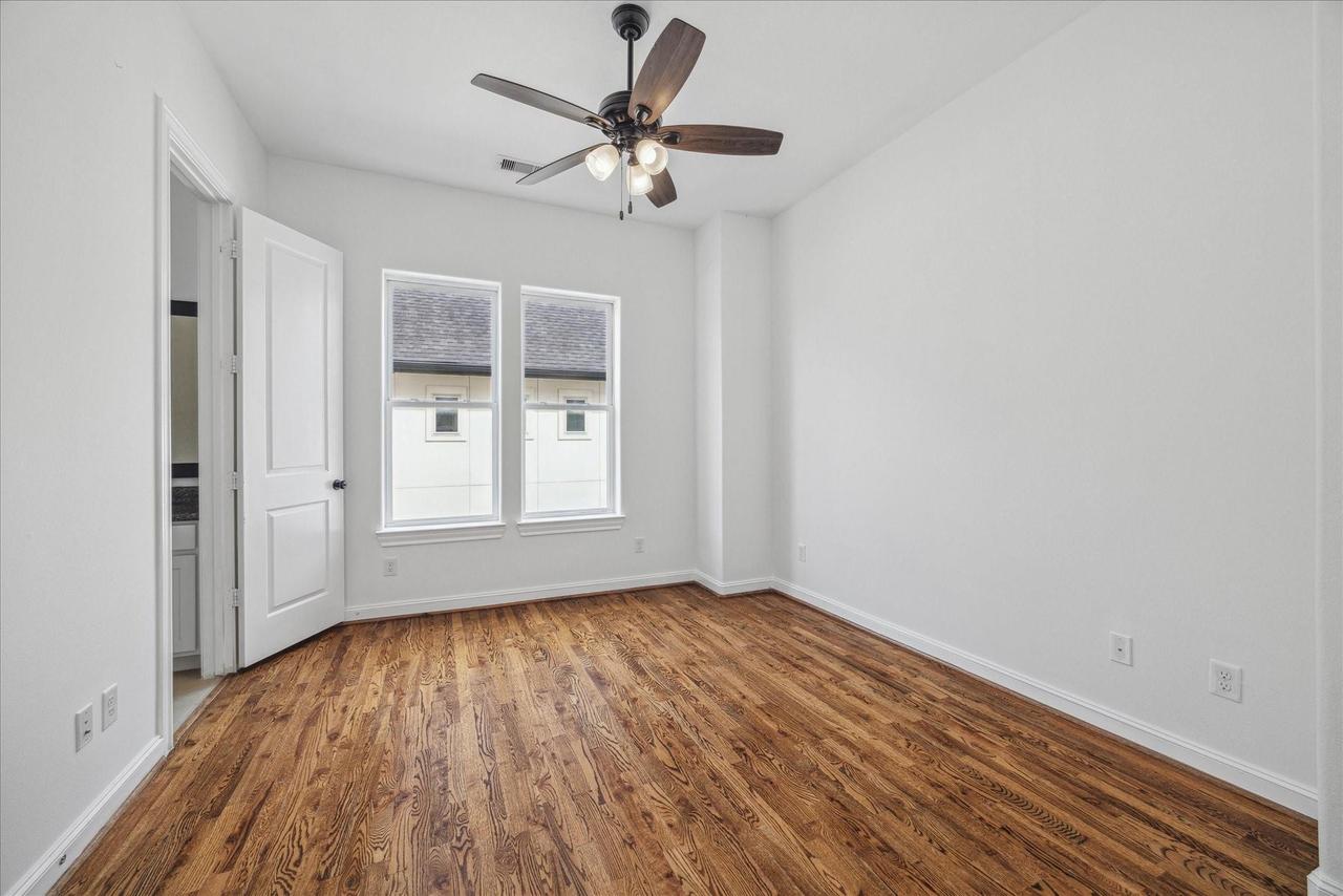 Profile photo 2 of 10