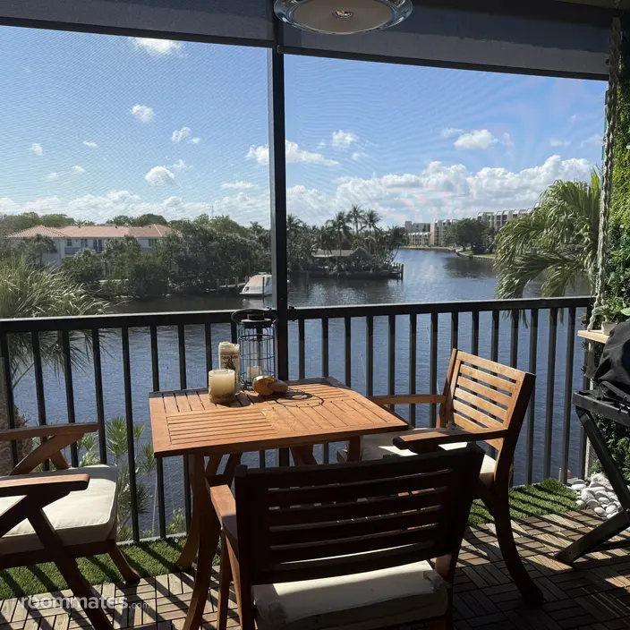 Room for rent in Boca Raton, FL $1600, condo