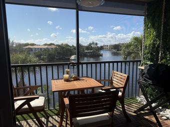 Room for rent in Boca Raton, FL $1600, condo