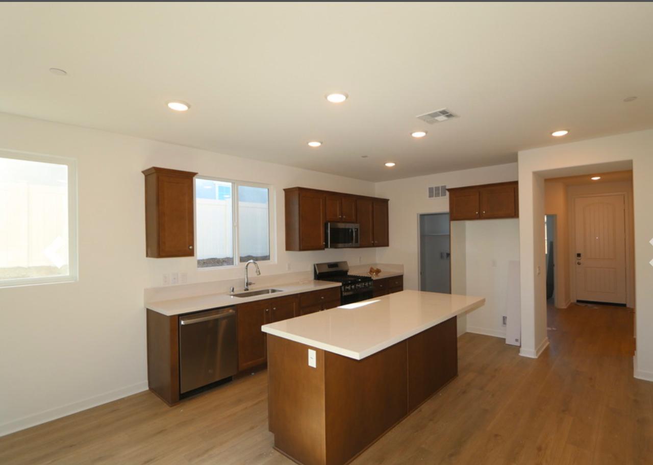 Profile photo 7 of 13