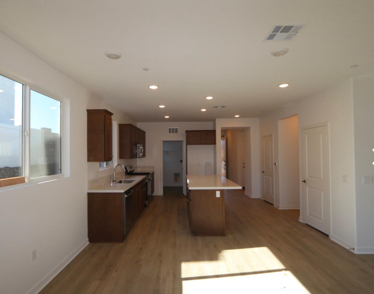 Profile photo 4 of 13