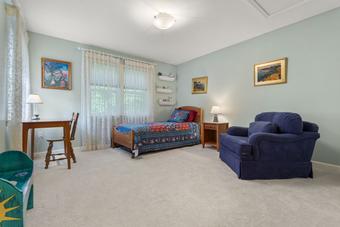 Room for rent in Lincoln, MA $1600, townhouse