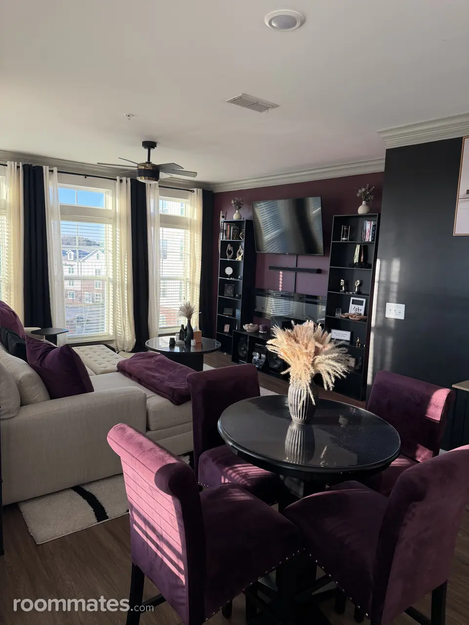 Profile photo 1 of 11