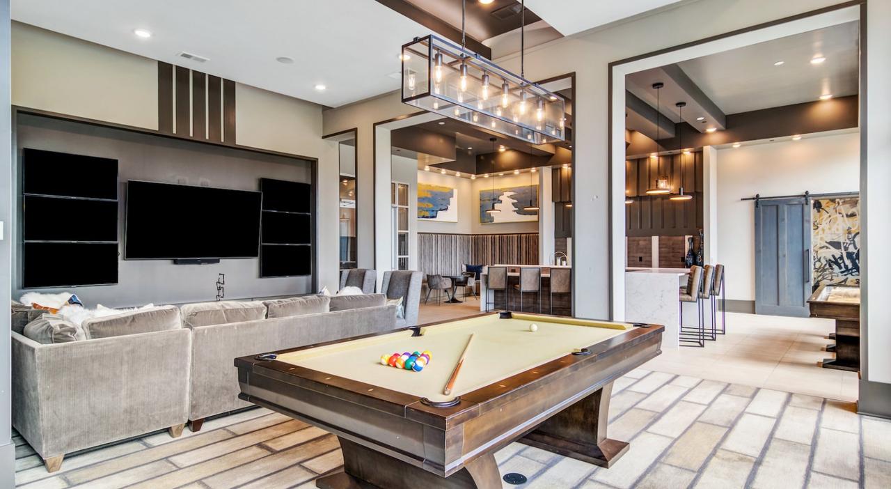 Profile photo 8 of 11