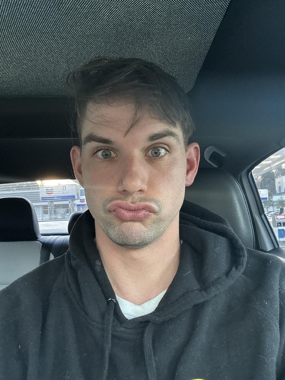 Profile photo 1 of 1