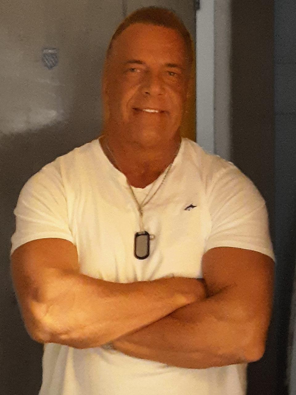 Profile photo 10 of 10