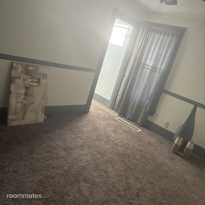 Room for rent in Niles, OH $650, house