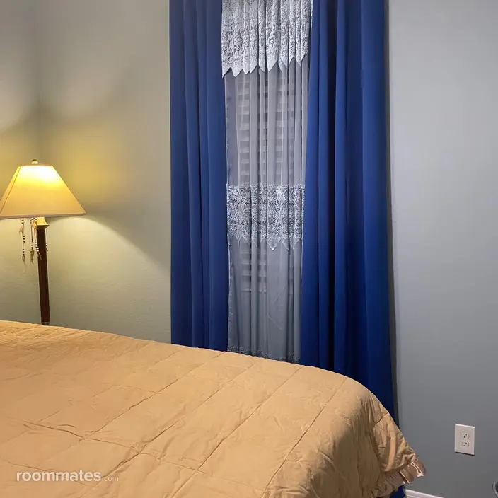 Room for rent in Phoenix, AZ $900, house