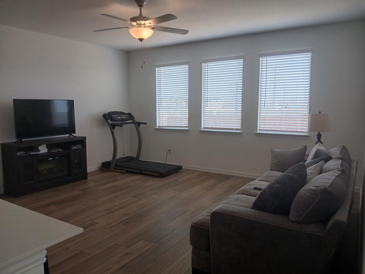 Profile photo 4 of 11