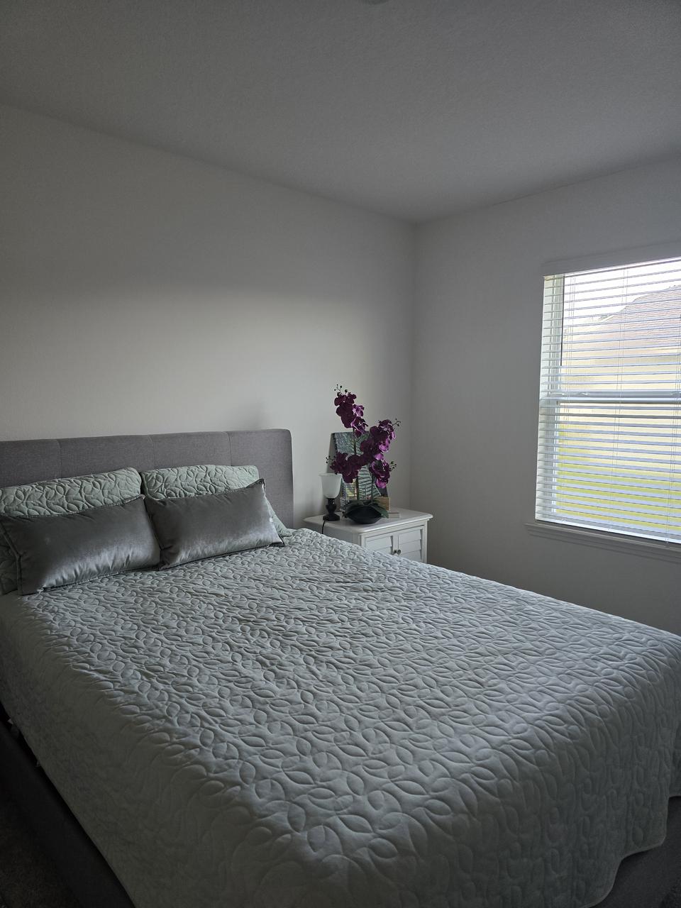 Profile photo 2 of 4