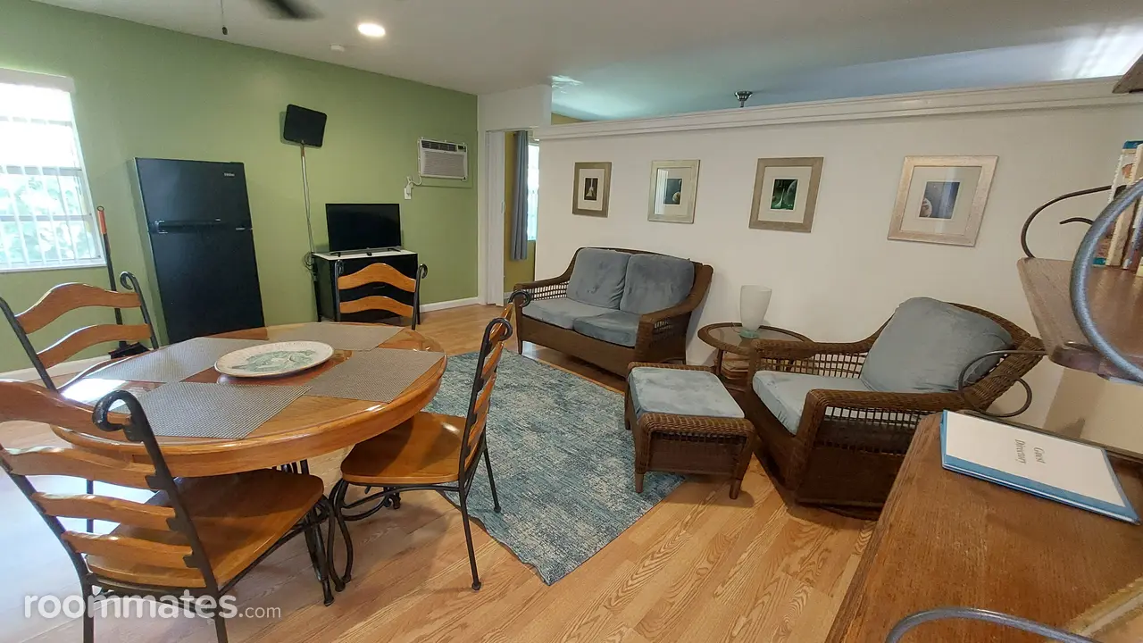 Profile photo 4 of 11