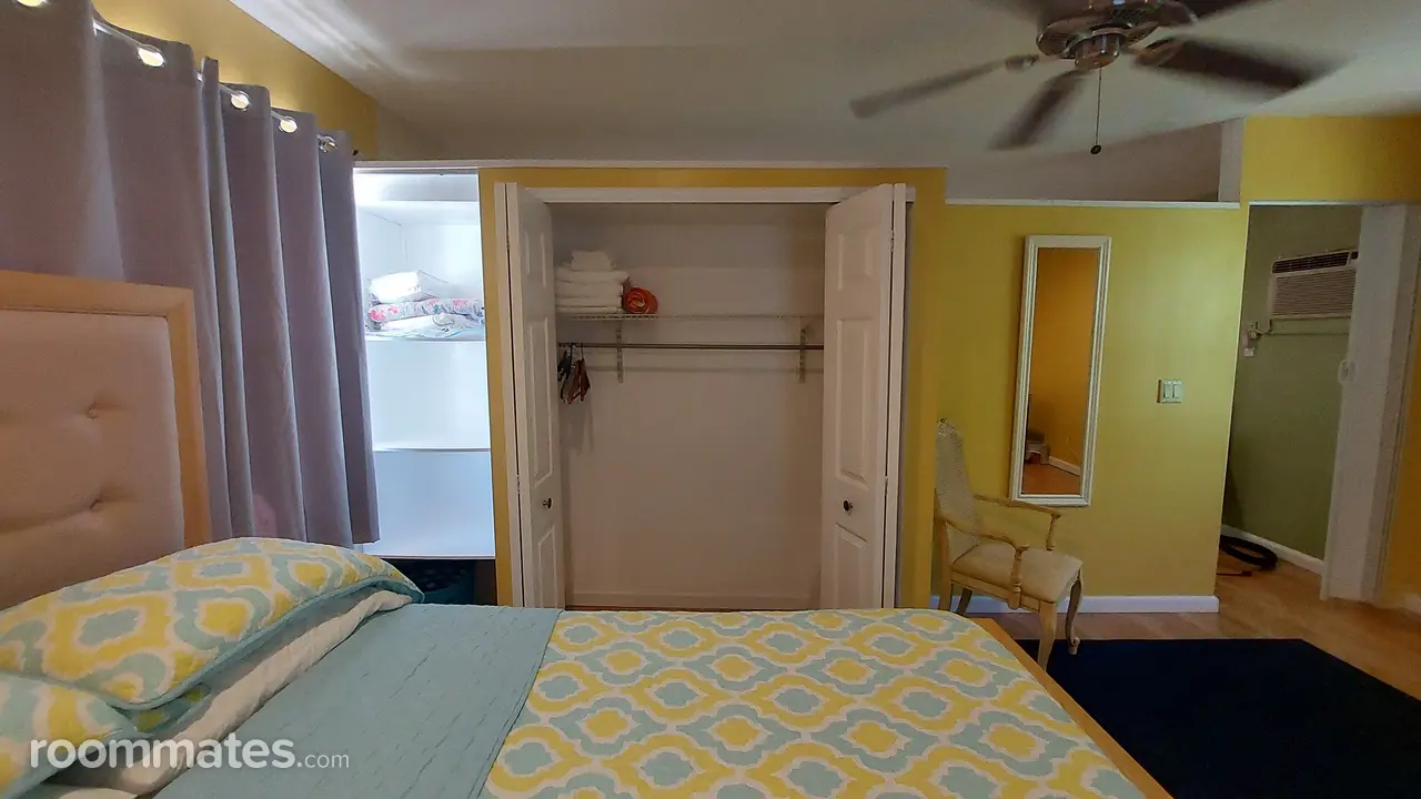 Profile photo 3 of 11