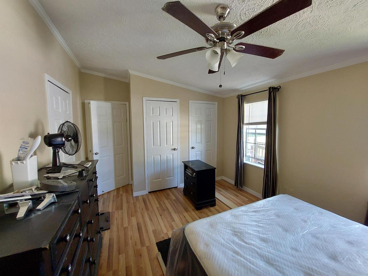 Profile photo 3 of 9