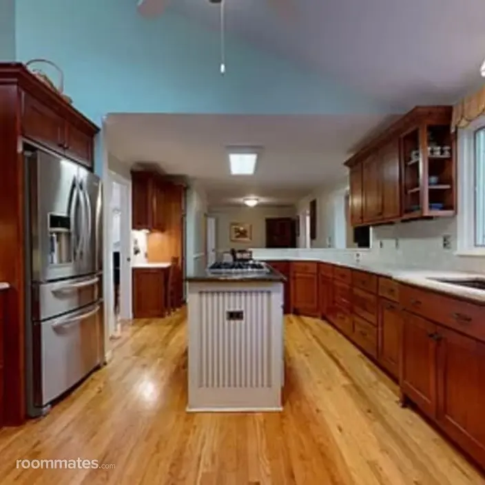 Room for rent in Greenville, NC $900, house