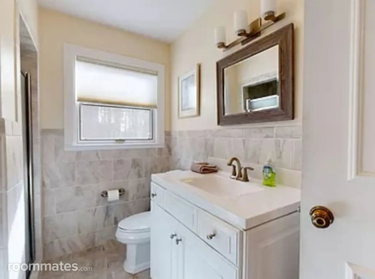 Profile photo 13 of 20