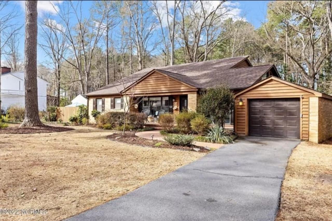 Profile photo 3 of 13