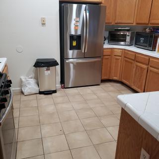 Room for rent in Elk Grove, CA $1000, house