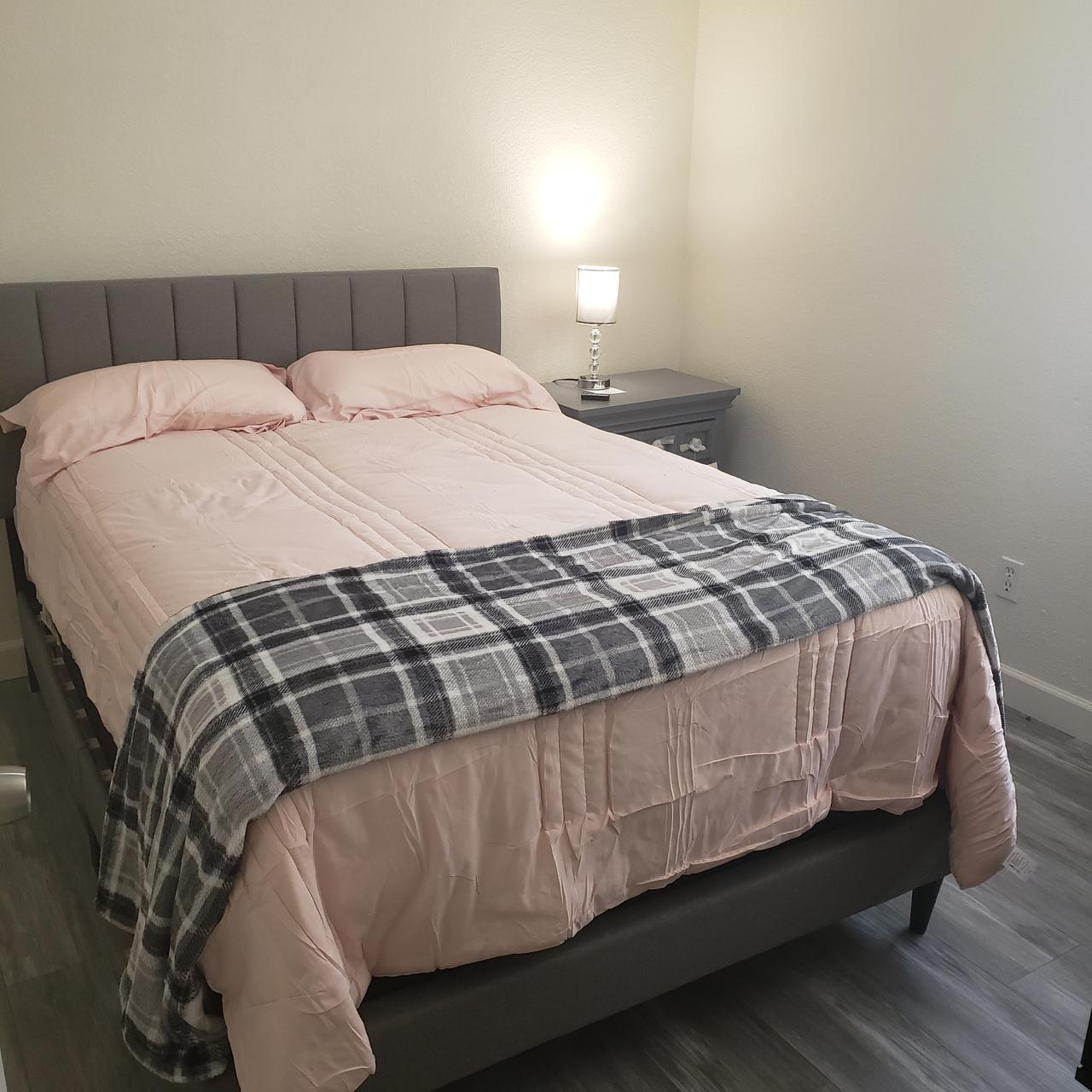 Profile photo 5 of 6