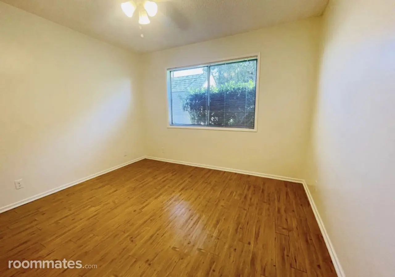 Profile photo 10 of 11