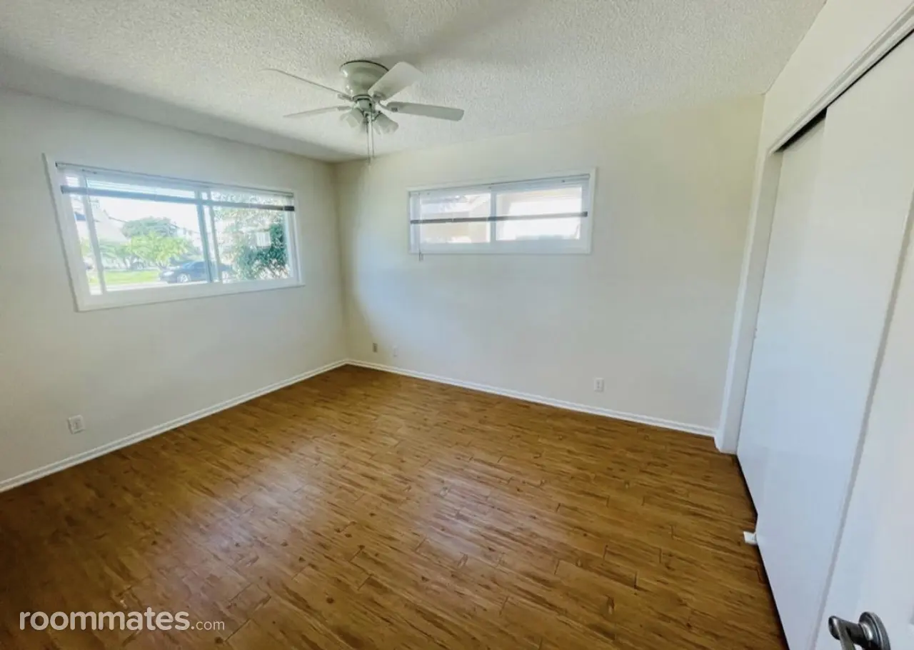 Profile photo 1 of 11