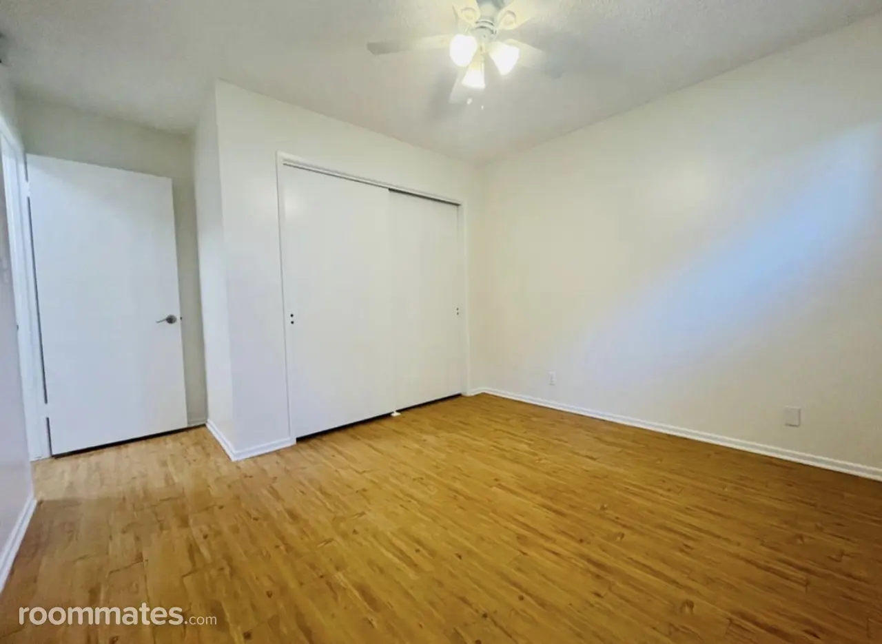 Profile photo 4 of 11