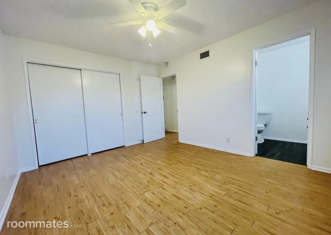 Profile photo 5 of 11