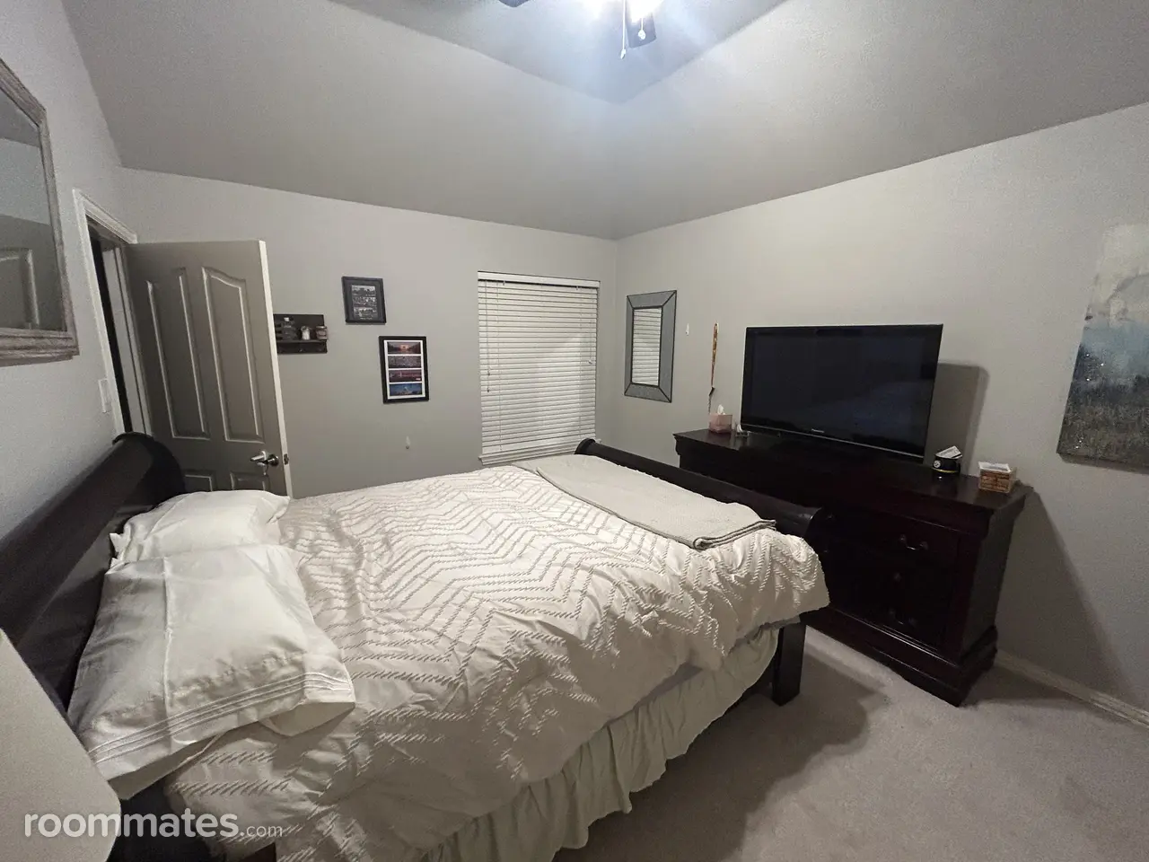 Profile photo 2 of 4