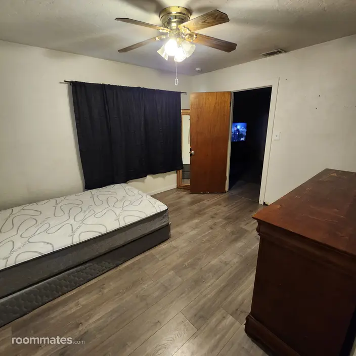 Room for rent in Roseville, CA $800, house
