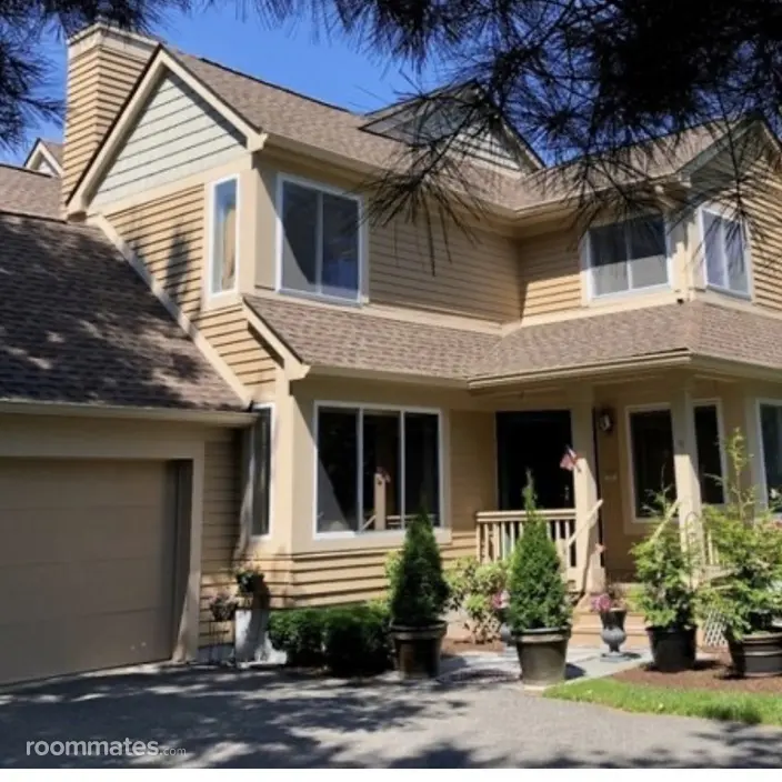 Room for rent in Hamburg, NJ $2400, house