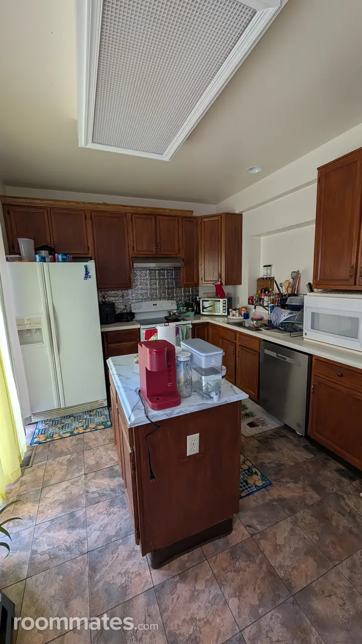 Profile photo 3 of 4