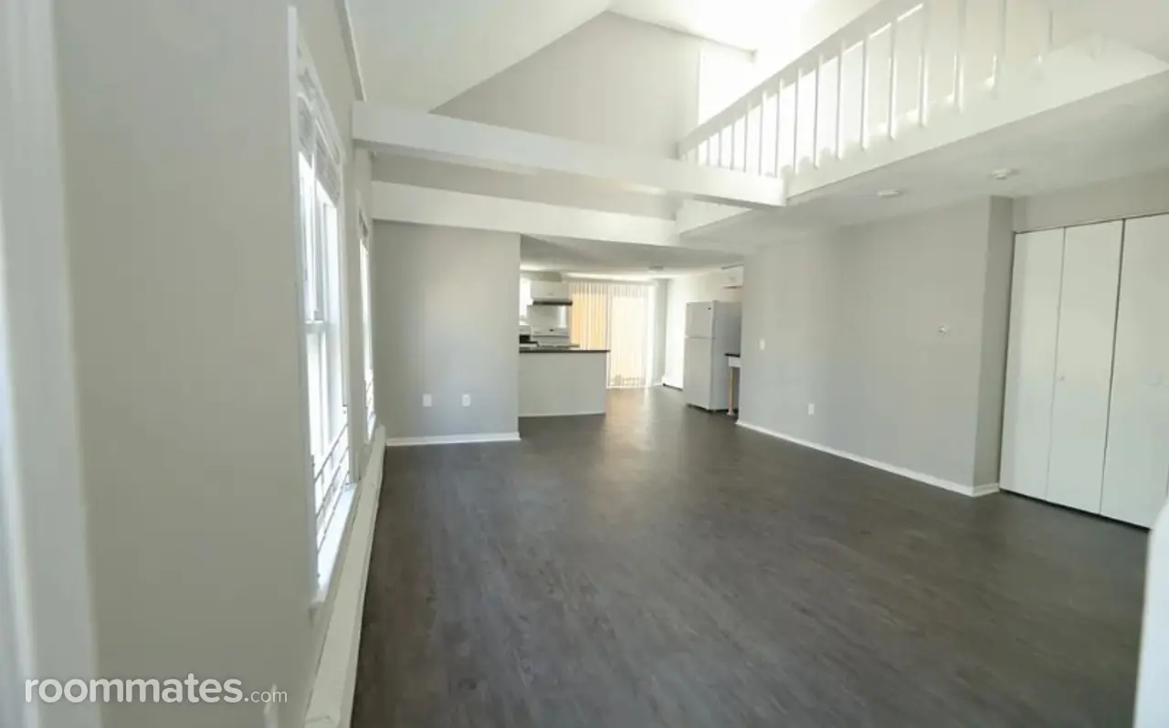 Profile photo 9 of 10