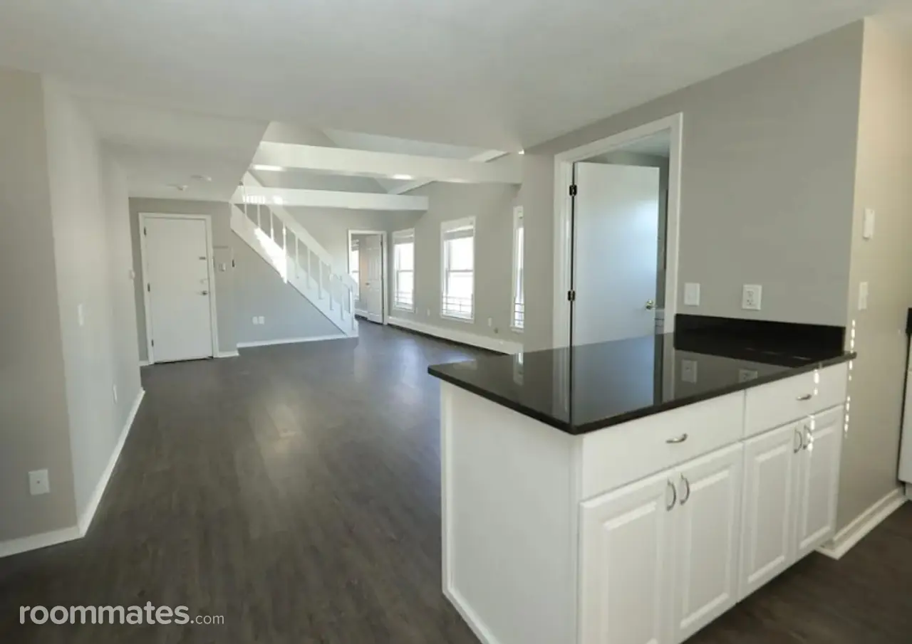 Profile photo 6 of 10