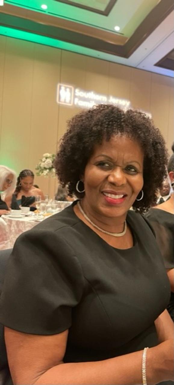 Profile photo 7 of 7