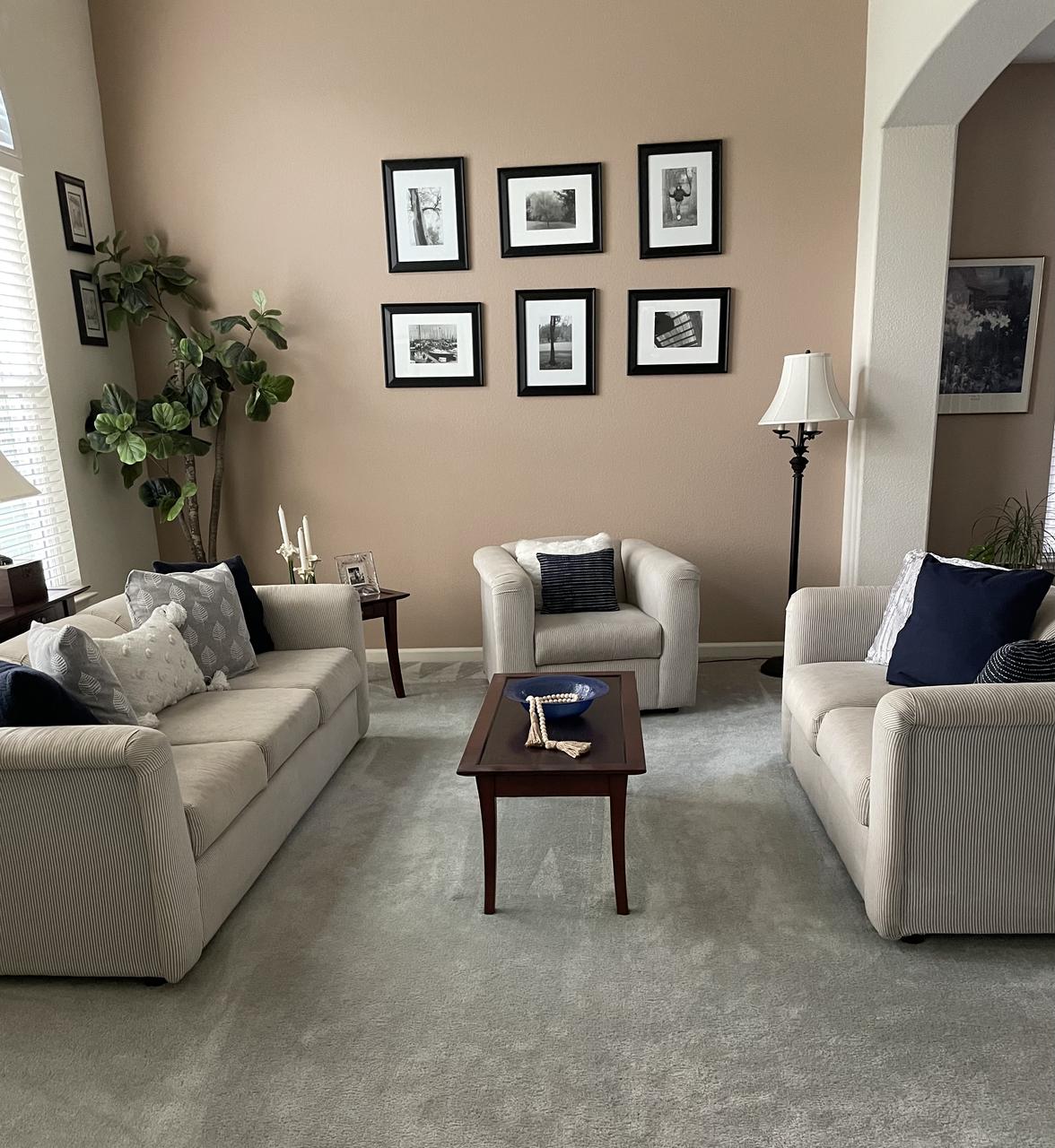 Profile photo 1 of 10