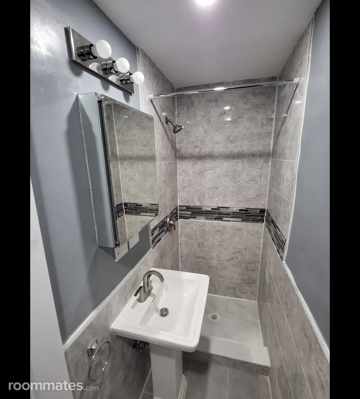 Profile photo 3 of 21