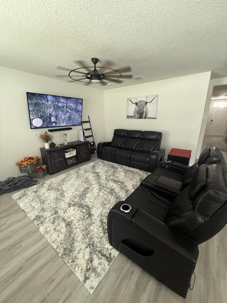 Profile photo 4 of 13