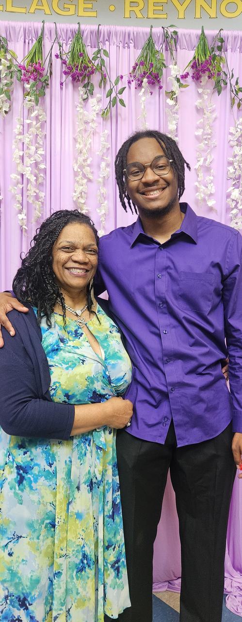 Profile photo 17 of 18