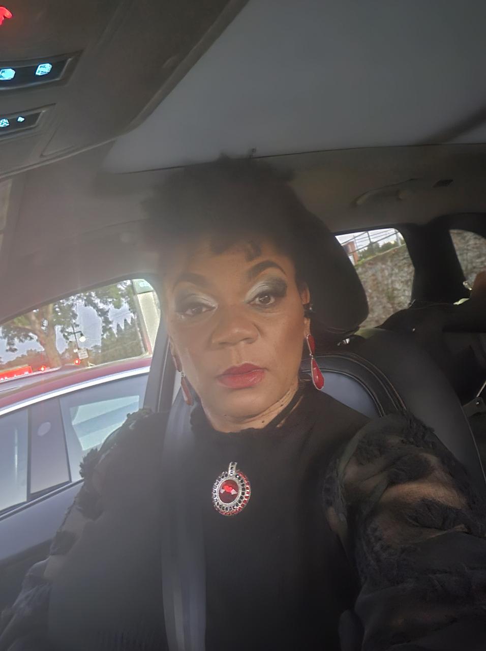 Profile photo 11 of 18