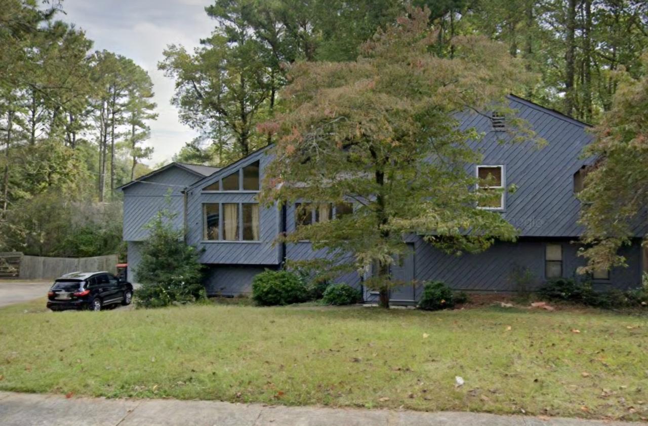 Profile photo 7 of 18