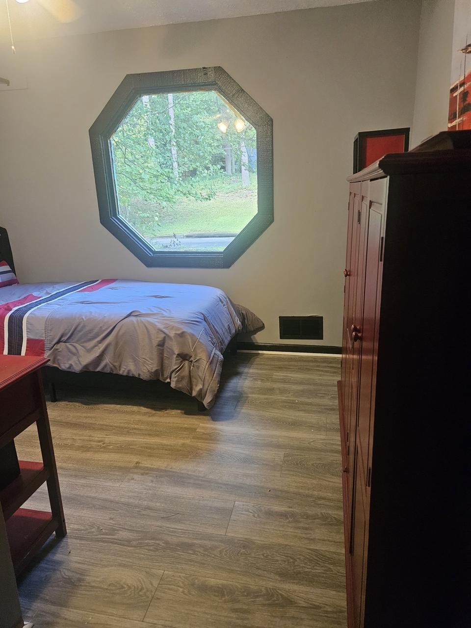 Profile photo 2 of 18