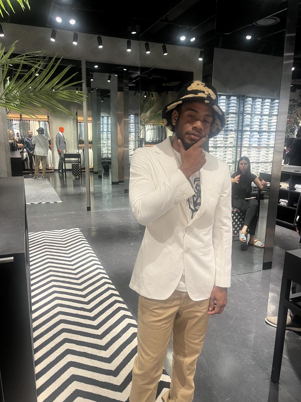 Profile photo 7 of 8