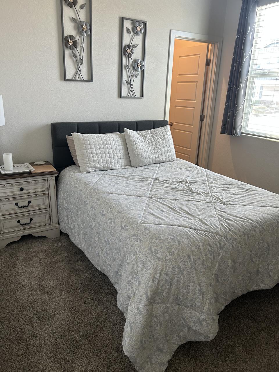 Profile photo 6 of 12