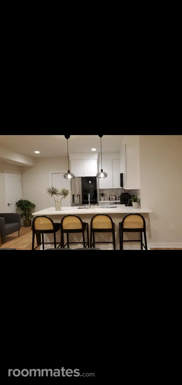 Profile photo 7 of 11