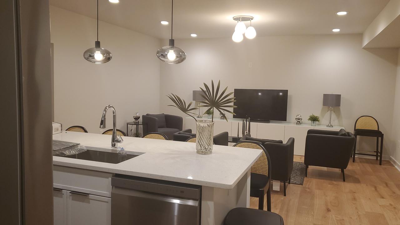 Profile photo 11 of 11