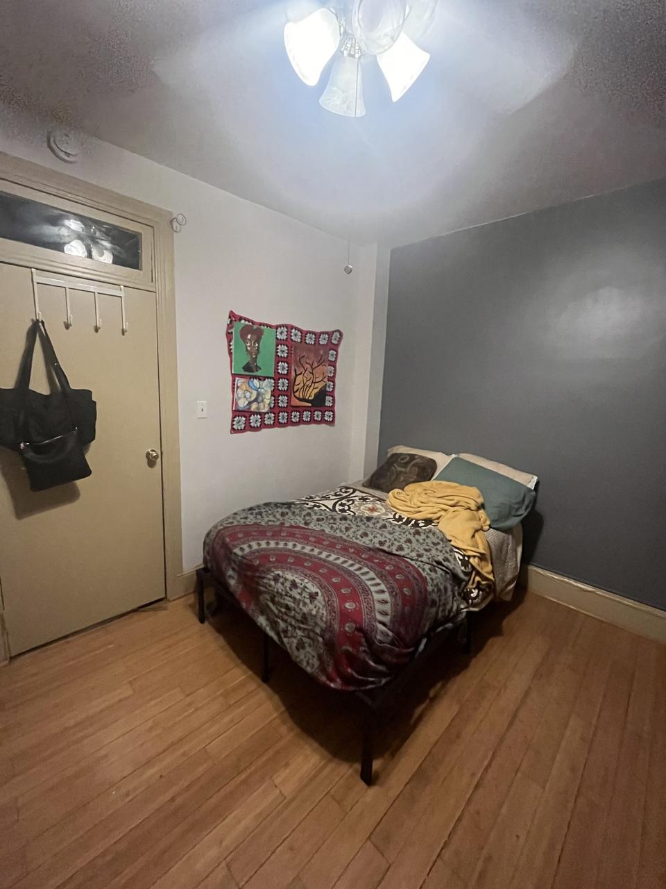 Profile photo 3 of 8