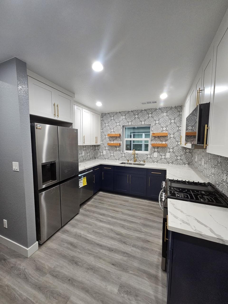 Profile photo 3 of 9